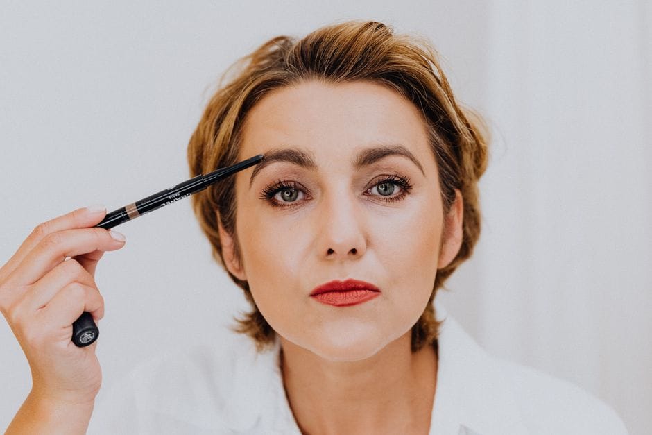 Sourcils : structurer le regard sans en faire trop
