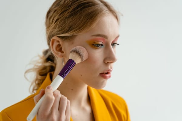 Blush : le bon placement selon la forme du visage